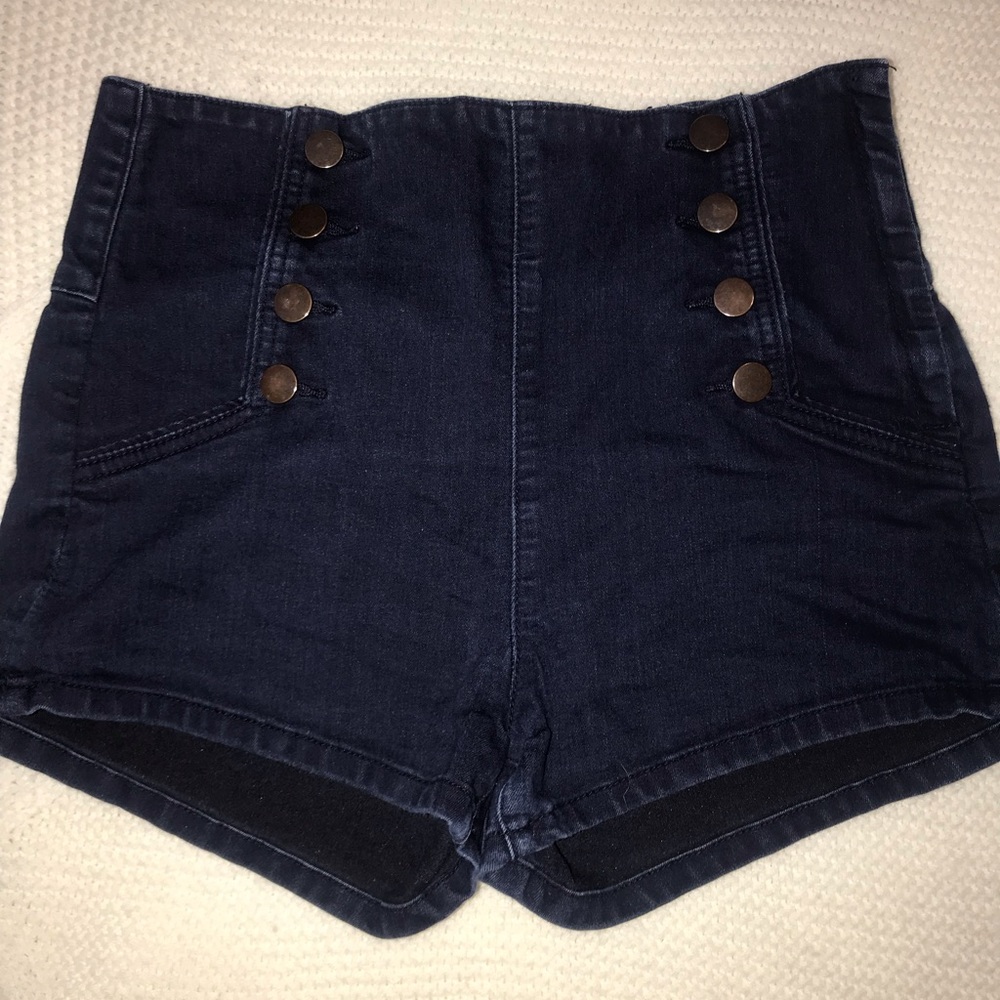 High wasted shorts